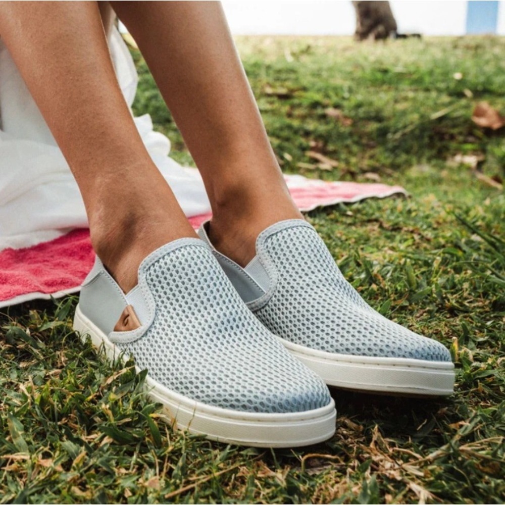 Olukai Pehuea Slip On Sneakers Women's 9 Pale Gray Mesh Casual Beach Summer VGUC